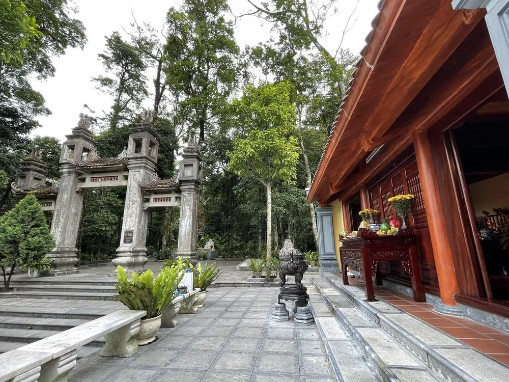 Đền thờ Mẫu Cửu Trung Thiên (Mẫu Đệ Nhất)